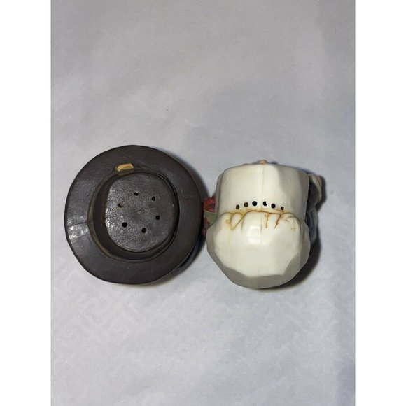 Vintage Hallmark Thanksgiving Pilgrims Couple Salt and Pepper Shakers - Picture 4 of 6